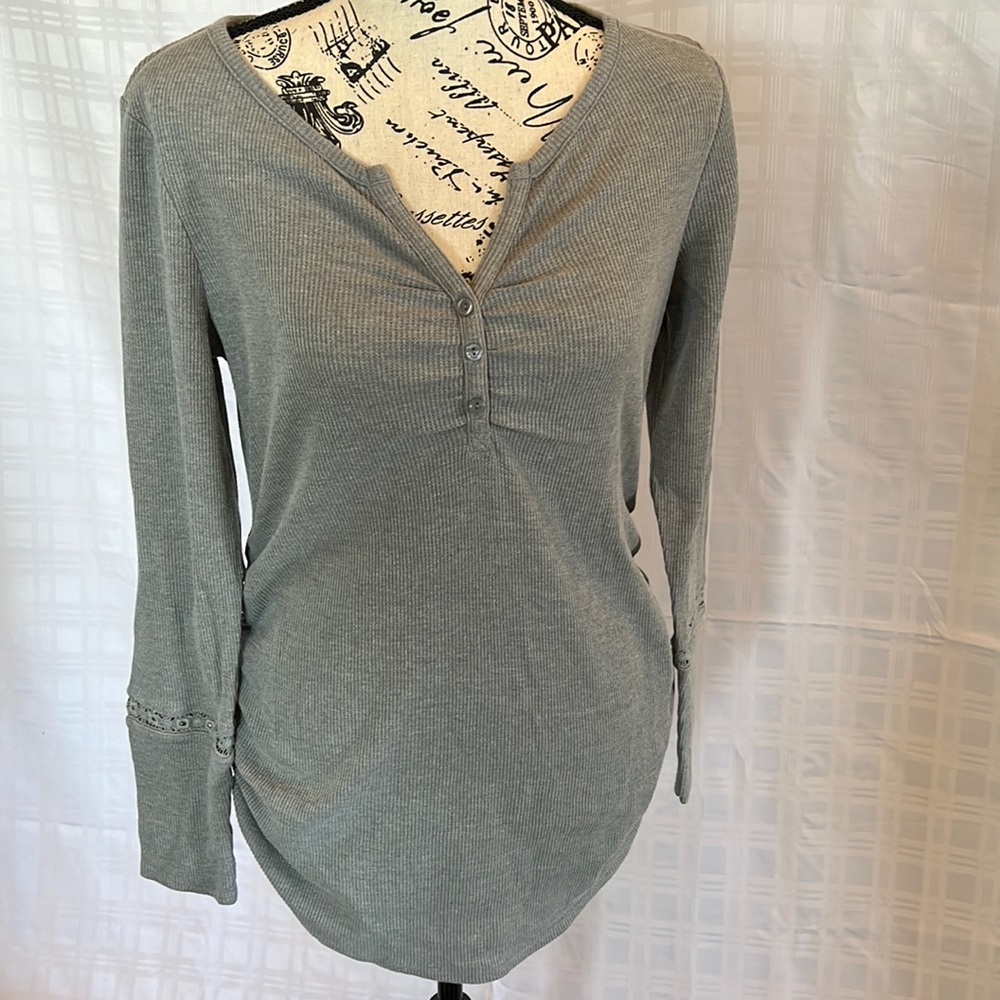 Mother Hood Maternity crochet back thermal